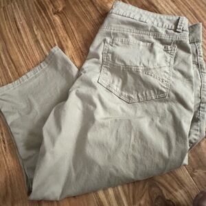 Riders by Lee Capri Size 18 Misses. Khaki